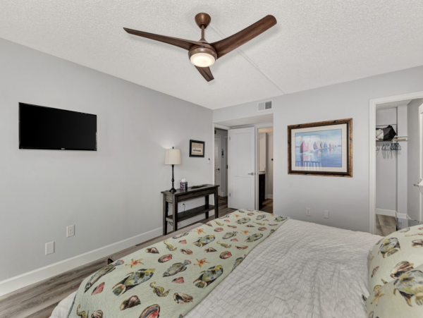 Siesta Key Great Value Two Bedroom Condo Partial Gulf View
