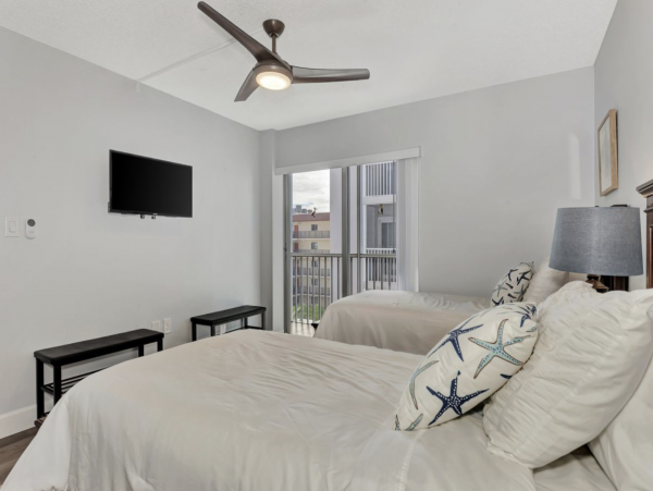 Siesta Key Great Value Two Bedroom Condo Partial Gulf View