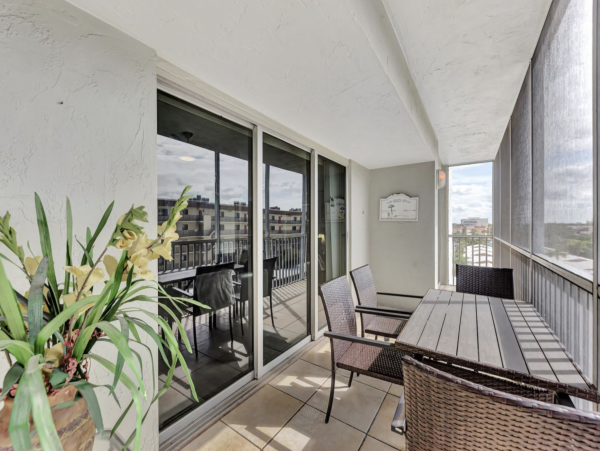 Siesta Key Great Value Two Bedroom Condo Partial Gulf View