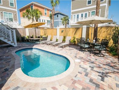 Awsome Private 6 Bedroom Vacation Home with Pool Sleeps 20