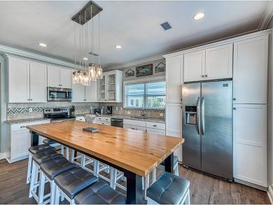 Awsome Private 6 Bedroom Vacation Home with Pool Sleeps 20