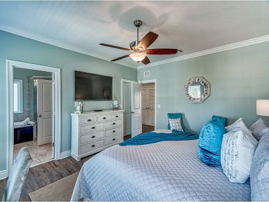 Awsome Private 6 Bedroom Vacation Home with Pool Sleeps 20