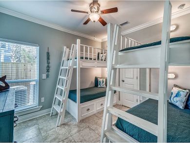 Awsome Private 6 Bedroom Vacation Home with Pool Sleeps 20