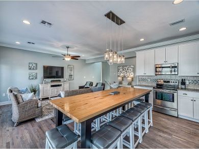 Awsome Private 6 Bedroom Vacation Home with Pool Sleeps 20