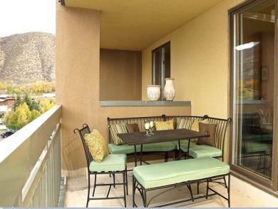 Avon Vacation Accommodation Shuttle to Beaver Creek & Vail.
