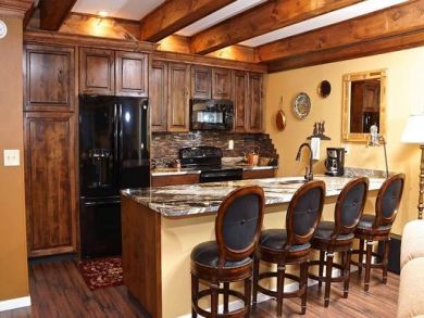 Avon Vacation Accommodation Shuttle to Beaver Creek & Vail.