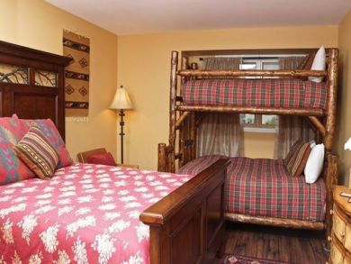 Avon Vacation Accommodation Shuttle to Beaver Creek & Vail.