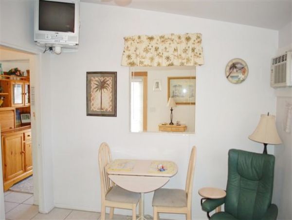 Value Siesta Key Vacation Cottage Sleeps Four Guests