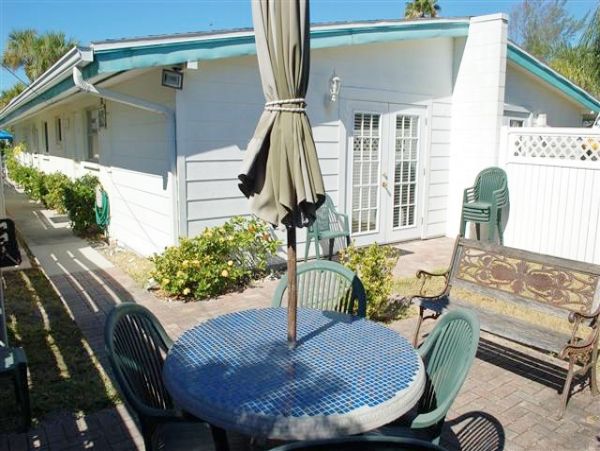 Value Siesta Key Vacation Cottage Sleeps Four Guests
