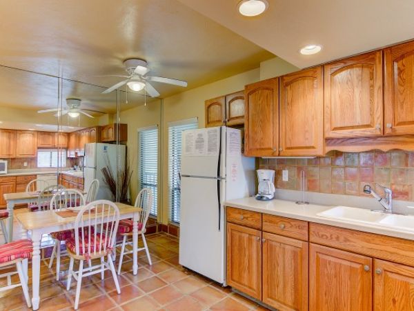 Siesta Key Condo Short Walk to Beach!