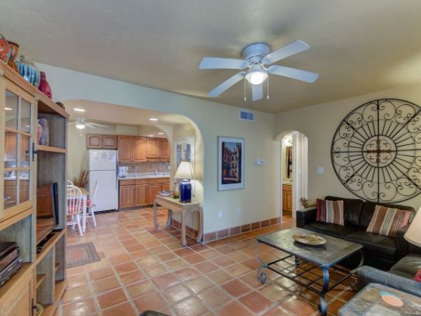 Siesta Key Condo Short Walk to Beach!