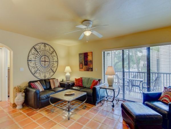 Siesta Key Condo Short Walk to Beach!