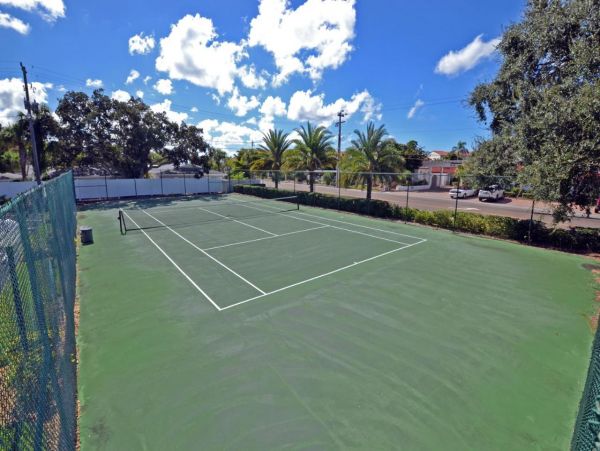 Siesta Key Condo Short Walk to Beach!