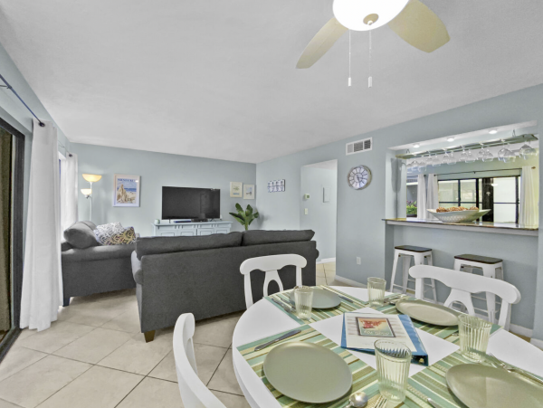 Siesta Key Vacation Rental Condo with Pool & Beach Access