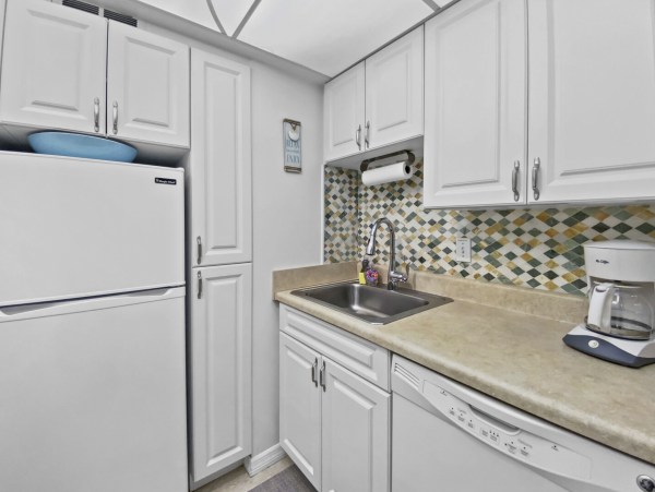 Siesta Key Vacation Rental Condo with Pool & Beach Access