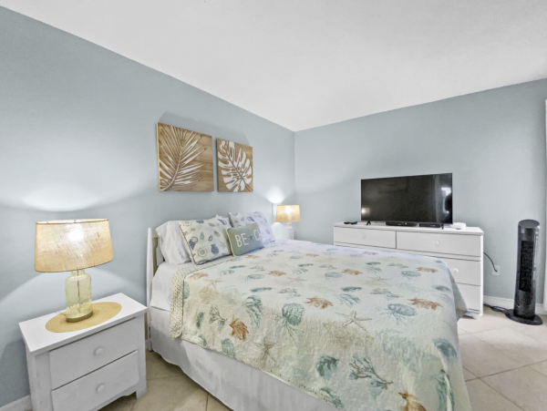 Siesta Key Vacation Rental Condo with Pool & Beach Access