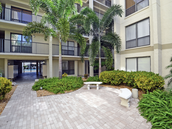 Siesta Key Vacation Rental Condo with Pool & Beach Access