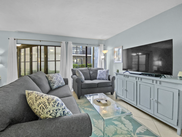 Siesta Key Vacation Rental Condo with Pool & Beach Access