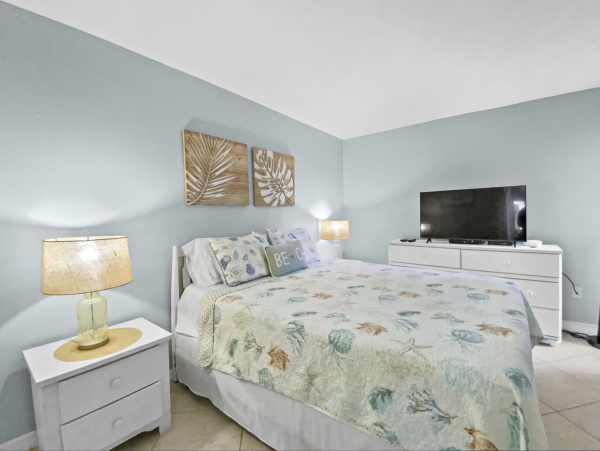 Siesta Key Vacation Rental Condo with Pool & Beach Access