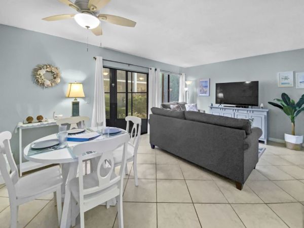 Siesta Key Vacation Rental Condo with Pool & Beach Access