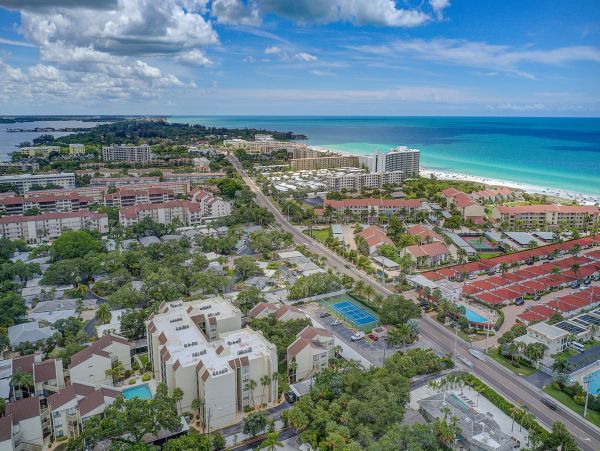 Siesta Key Vacation Rental Condo with Pool & Beach Access