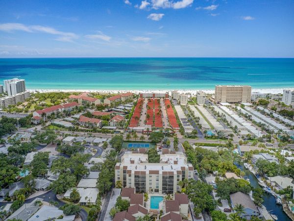 Siesta Key Vacation Rental Condo with Pool & Beach Access