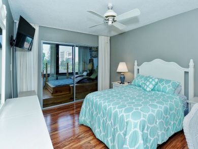 Siesta Key Vacation Condo Rental Sleeps Six