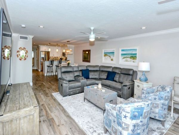 Siesta Key Vacation Condo Sleeps 6 Guests