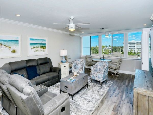 Siesta Key Vacation Condo Sleeps 6 Guests