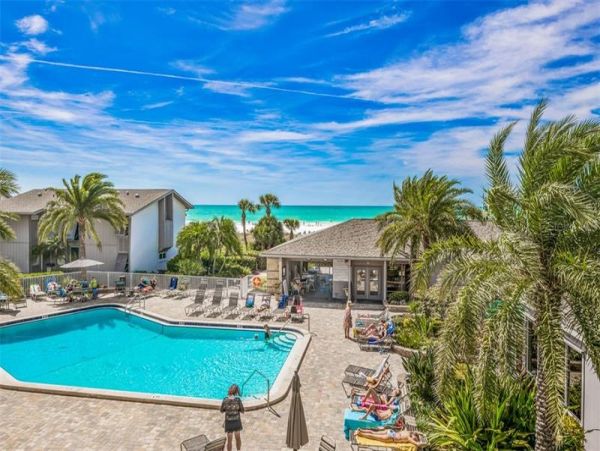 Siesta Key Vacation Condo Sleeps 6 Guests