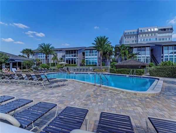 Siesta Key Vacation Condo Sleeps 6 Guests