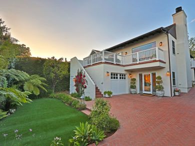 Santa Barbara Vacation Villa with Three Bedrooms Sleeps 6