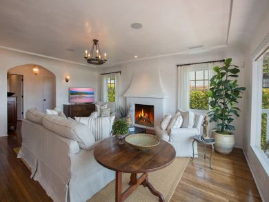 Santa Barbara Vacation Villa with Three Bedrooms Sleeps 6