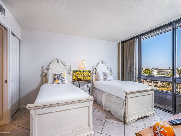 Siesta Key Vacation Condo Sleeps Four Guests