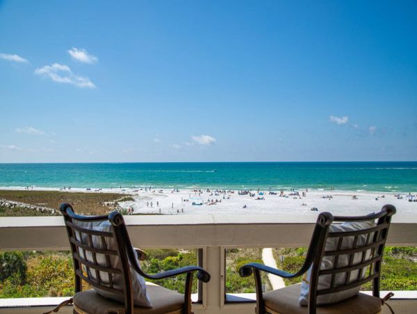 Siesta Key Vacation Condo Sleeps Four Guests