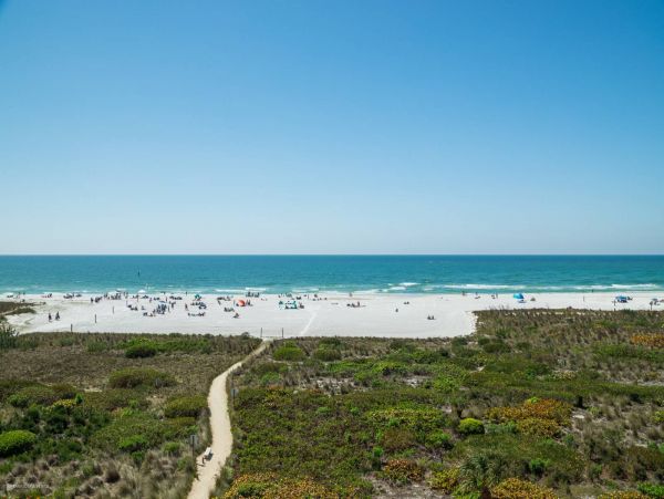 Siesta Key Vacation Condo Sleeps Four Guests