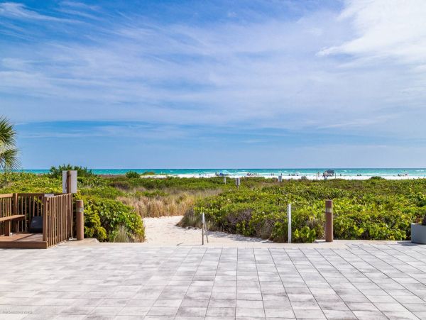 Siesta Key Vacation Condo Sleeps Four Guests