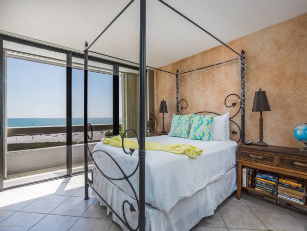 Siesta Key Vacation Condo Sleeps Four Guests