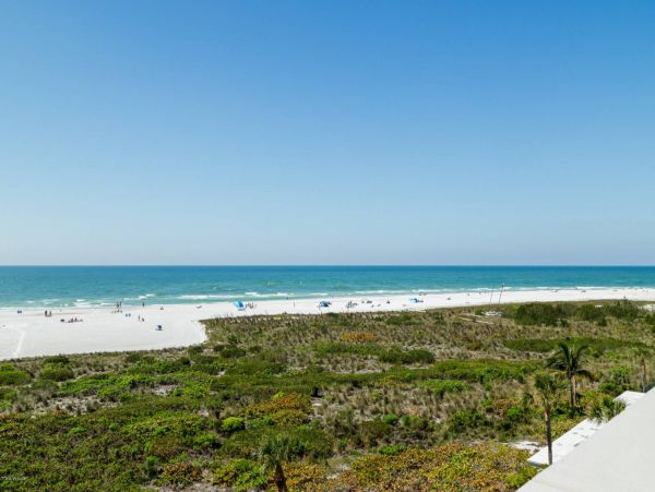 Siesta Key Vacation Condo Sleeps Four Guests