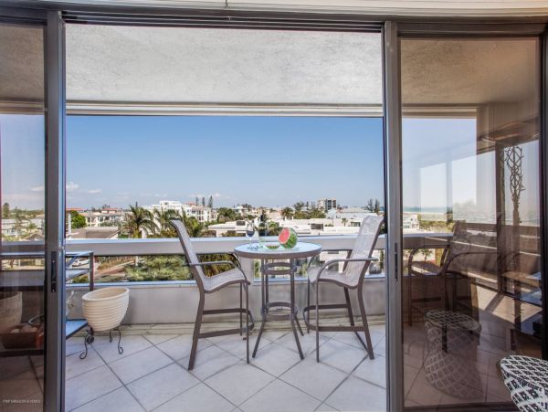 Siesta Key Vacation Condo Sleeps Four Guests