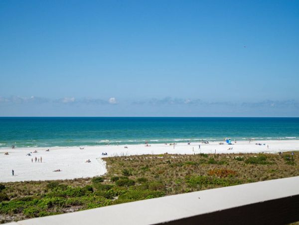 Siesta Key Vacation Condo Sleeps Four Guests