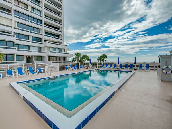 Siesta Key Vacation Condo Sleeps Four Guests