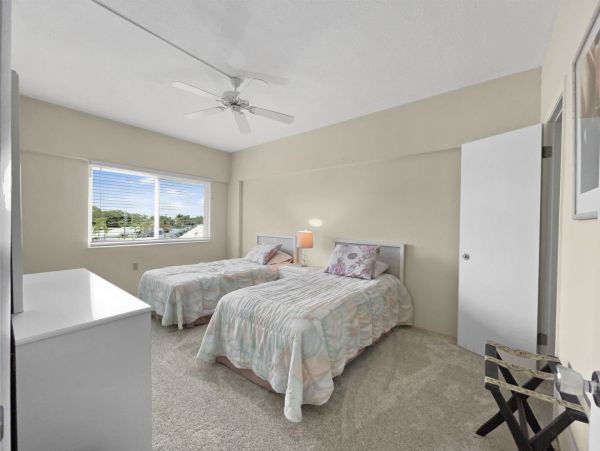 Beachfront 2 Bedroom Siesta Key Condo Sleeps 6 Guests
