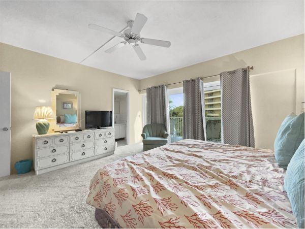 Beachfront 2 Bedroom Siesta Key Condo Sleeps 6 Guests