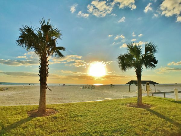 Beachfront 2 Bedroom Siesta Key Condo Sleeps 6 Guests