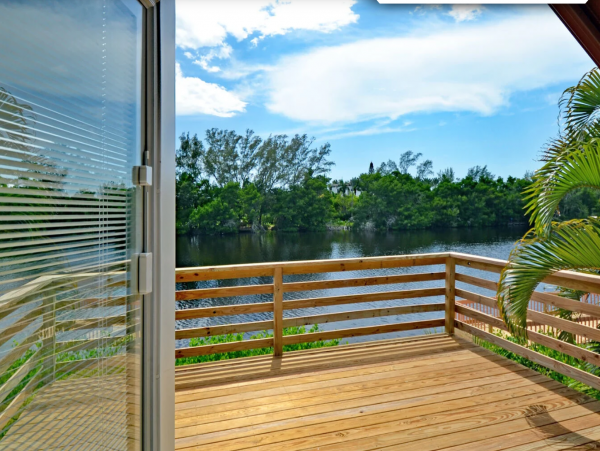 Charming Vacation Rental Condo on Siesta Key Walk to Beach