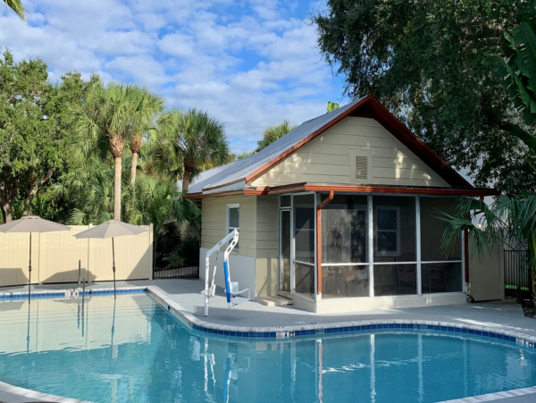 Charming Vacation Rental Condo on Siesta Key Walk to Beach