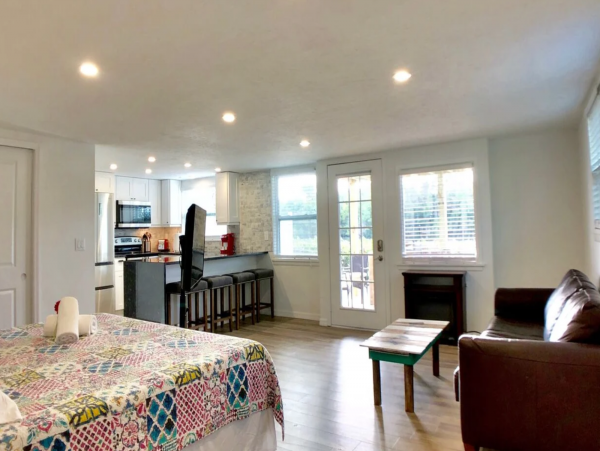 Charming Vacation Rental Condo on Siesta Key Walk to Beach