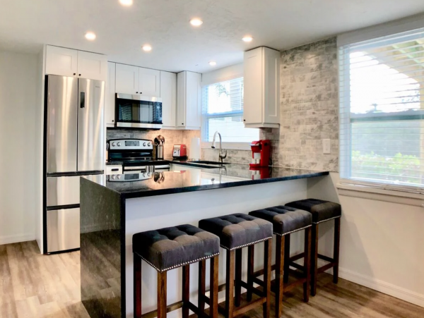 Charming Vacation Rental Condo on Siesta Key Walk to Beach