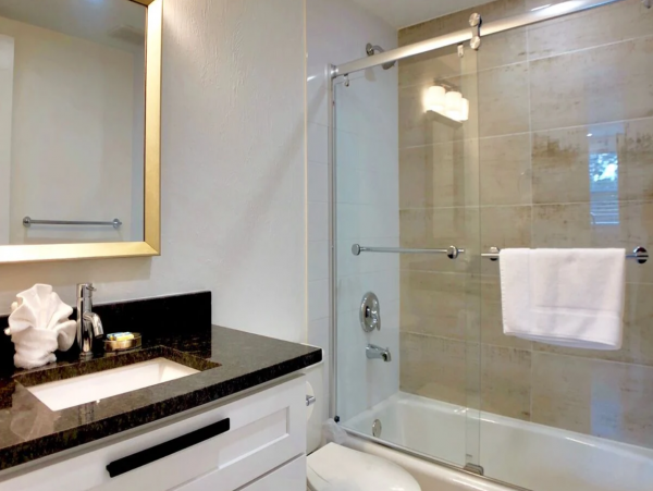 Charming Vacation Rental Condo on Siesta Key Walk to Beach